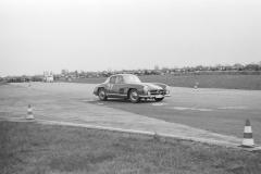 Impressionen vom Flugplatzrennen Wien-Aspern 1957. Foto: Erwin Jelinek / Technisches Museum Wien