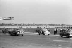 Impressionen vom Flugplatzrennen Wien-Aspern 1957. Foto: Erwin Jelinek / Technisches Museum Wien