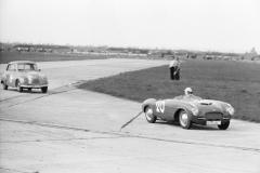 Impressionen vom Flugplatzrennen Wien-Aspern 1957. Foto: Erwin Jelinek / Technisches Museum Wien