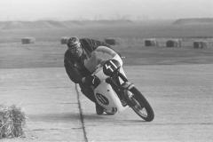 Impressionen vom Flugplatzrennen Wien-Aspern 1964. Foto: Arthur Fenzlau / Technisches Museum Wien