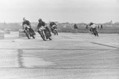 Impressionen vom Flugplatzrennen Wien-Aspern 1966. Foto: Arthur Fenzlau / Technisches Museum Wien