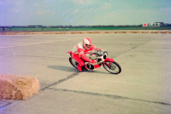 Impressionen vom Flugplatzrennen Wien-Aspern 1975. Foto: Arthur Fenzlau / Technisches Museum Wien