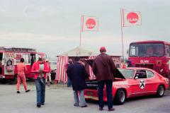 Impressionen vom Flugplatzrennen Wien-Aspern 1975. Foto: Arthur Fenzlau / Technisches Museum Wien