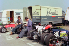 Impressionen vom Flugplatzrennen Wien-Aspern 1976. Foto: Arthur Fenzlau / Technisches Museum Wien