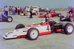 Impressionen vom Flugplatzrennen Wien-Aspern 1976. Foto: Arthur Fenzlau / Technisches Museum Wien